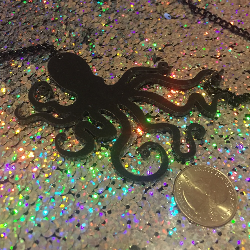 🐙 Awesome Octopus Silhouette Acrylic Chainlink Statement Necklace - Picture 3 of 10